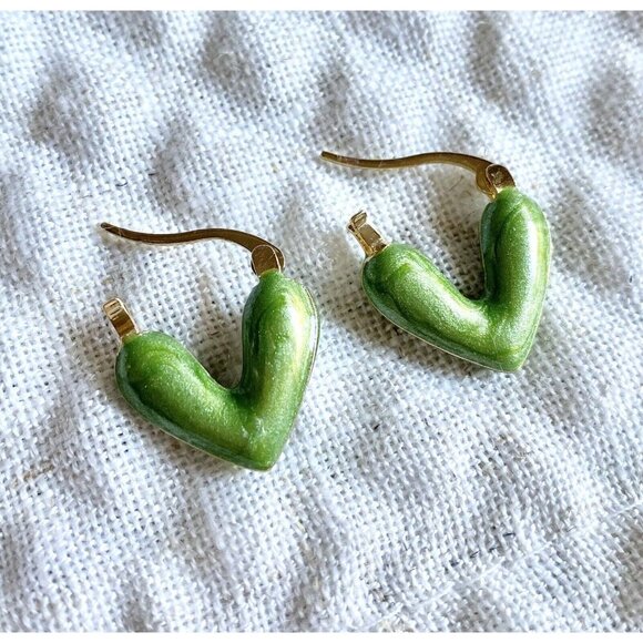 New Green Enamel & Gold Tone Puffy Heart Retro 80s Style Huggie Hoop Earrings - Picture 5 of 5
